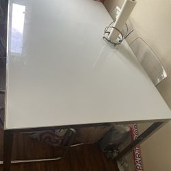 Dinning/ acrylic Table