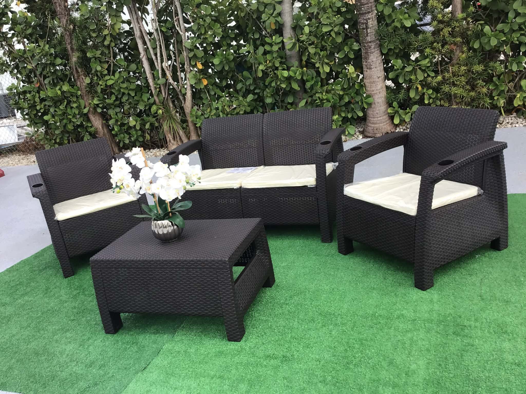 Outdoor Loveseat Cushion Set (cushions included