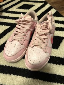 Women’s Tripe Pink dunks 