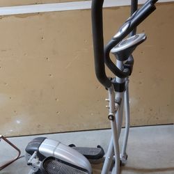 Sunny Health & Fitness Elliptical Machine