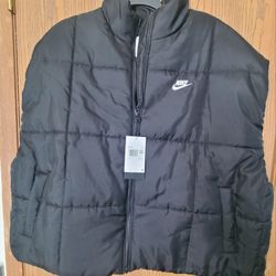 Nike Women's Plus-sized Puffer Vest