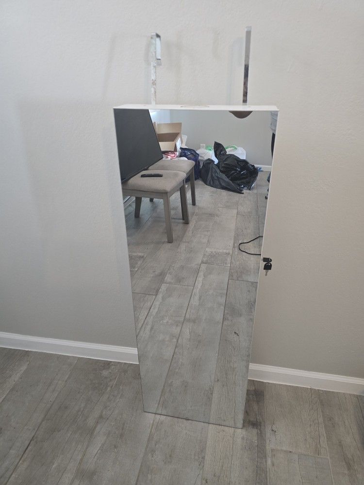 Jewelry Holder W Mirror