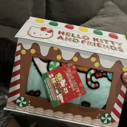Hello Kitty Gingerbread Blanket With Box