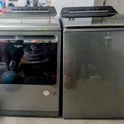 Whirlpool Grey Washer & Gas Dryer Set 