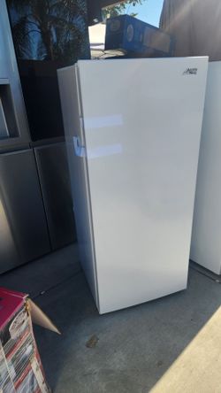 Arctic King 7.1 Cu. ft. Upright Freezer, White