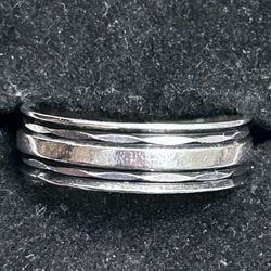 14k WHITE. GOLD MENS BAND