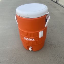 5 Gallon Beverage Cooler