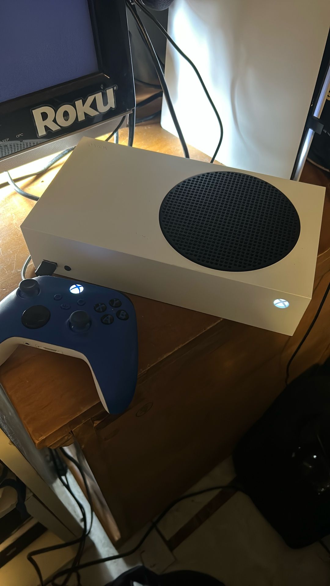 xbox and controller 