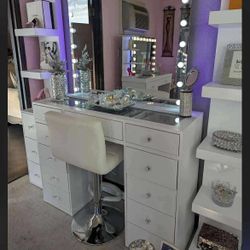 Vanity with Bluetooth 