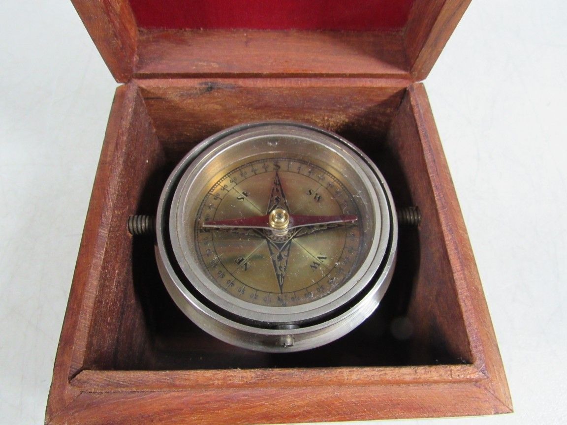 Gimbaled Vintage Nautical Maritime Directional Compass In Mahagony/Oak Box