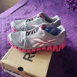 Running Shoes 