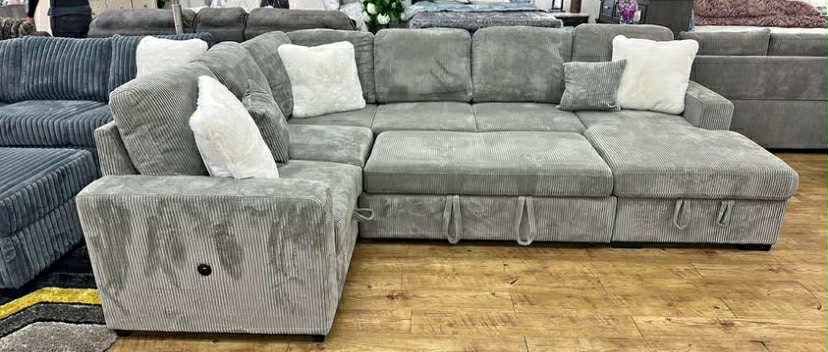 New Sleeper Sectional Couch with USB and Sofa Storage! Includes Free Delivery 🚚!