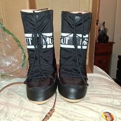 Moon Boots