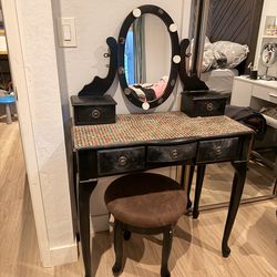 Vanity table with mirror and with ottoman