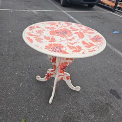 Wooden Circular Table 