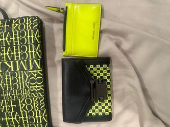 Michael Kors purse & wallets