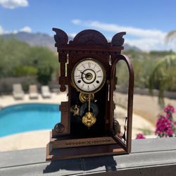 Antique / Vintage Gingerbread Shelf Clock Made By The New Have Clock Company 