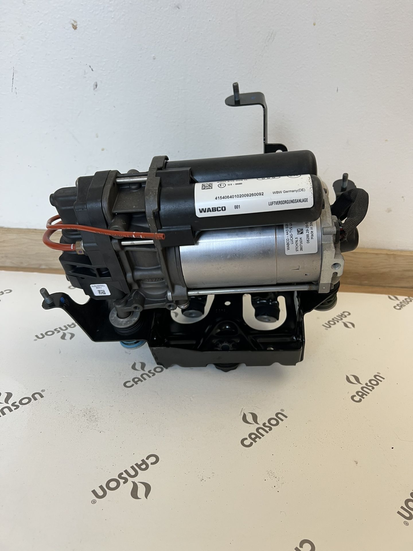 Audi Air Suspension Compressor WABCO OEM 4M0616005H fits Q7 SQ7 Q8 SQ8