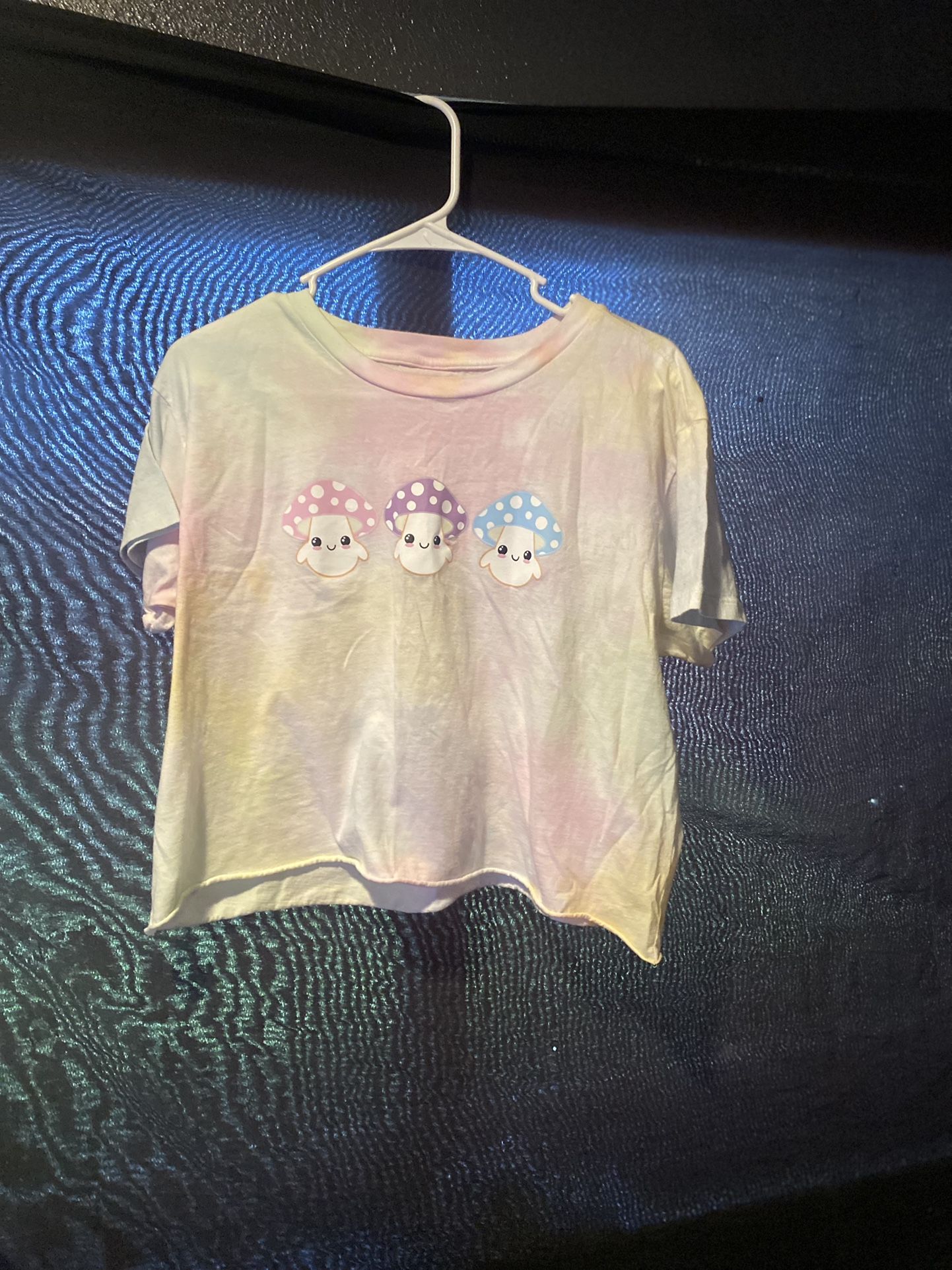 Hot Topic Large Crop Top