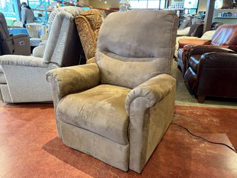 PRIDE MOBILITY Essential Collection Brown Microfiber Rising Recliner