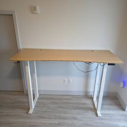 FlexiSpot E7 Plus with Curved Bamboo 78" × 30" Desktop