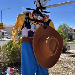 Bassinets, Car Seat, Baby Clothes 