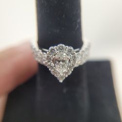 18K  WG WEDDING RING SET 