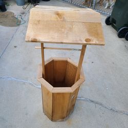 Wood wishing well