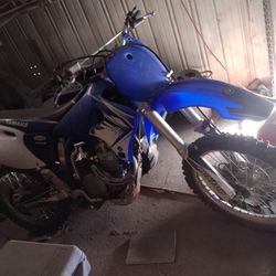 Dirt Bike YZ 400 