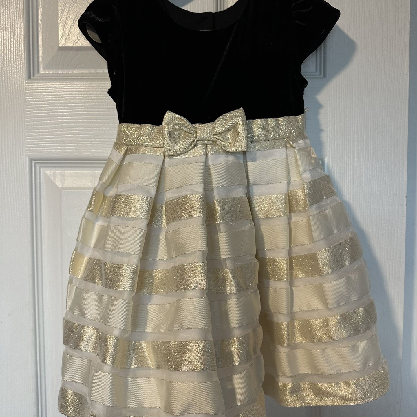 jona michelle gold dress Jona Michelle LIttle Girl's Gold Party/Holiday Dress Size 5