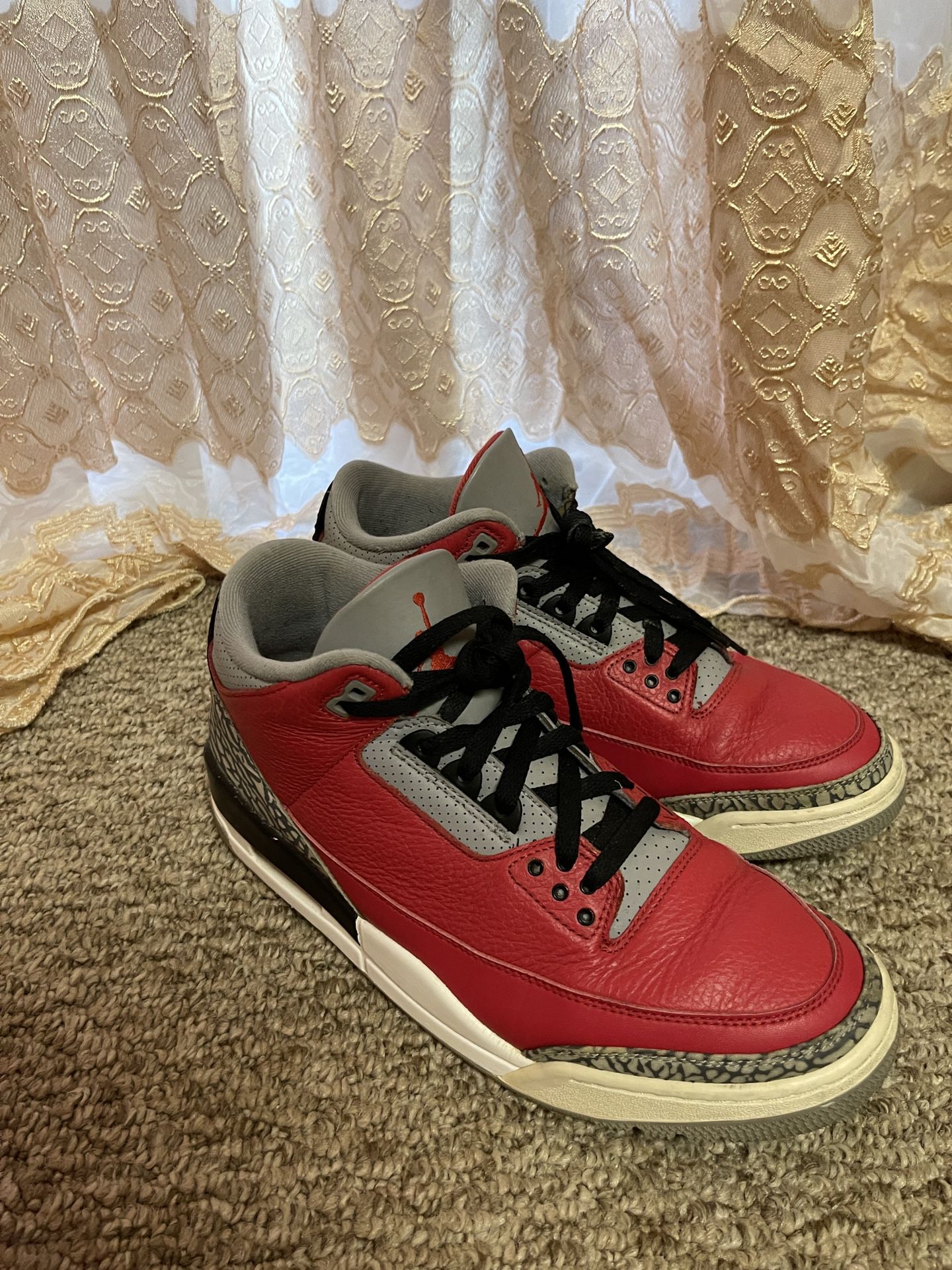 Jordan 3 Red Cement (Size 10.5)