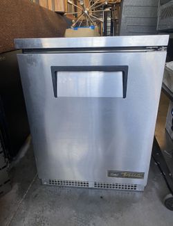 Undercounter Commercial Refrigerator (True TUC-24-HC 24")