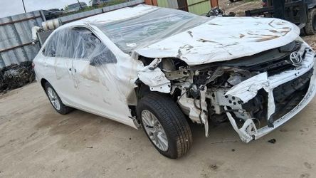 2016 Toyota Camry LE For Parts