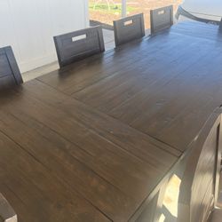Adjustable 10 Person Dining Table