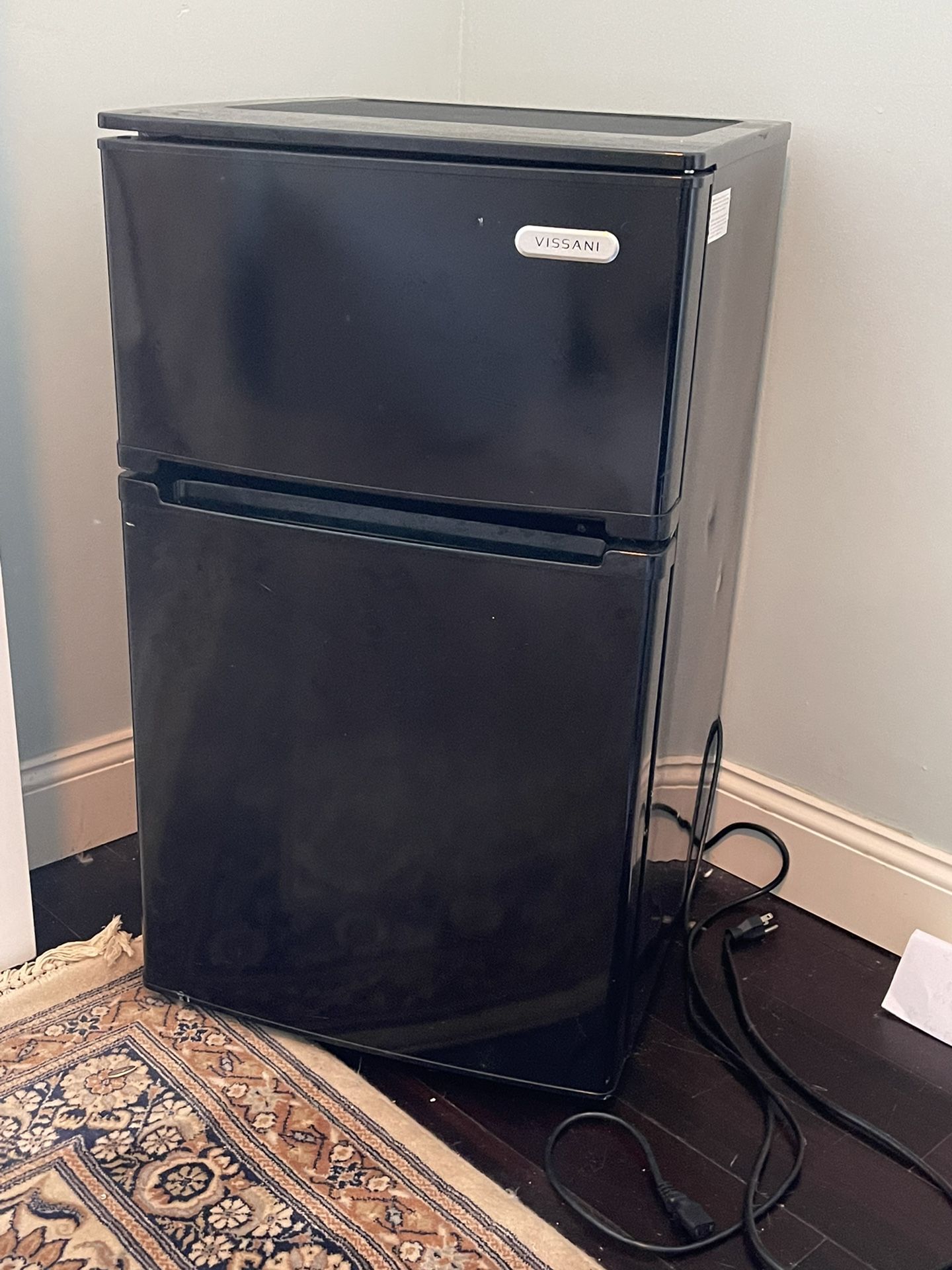 Vissani Two Tier Mini Fridge