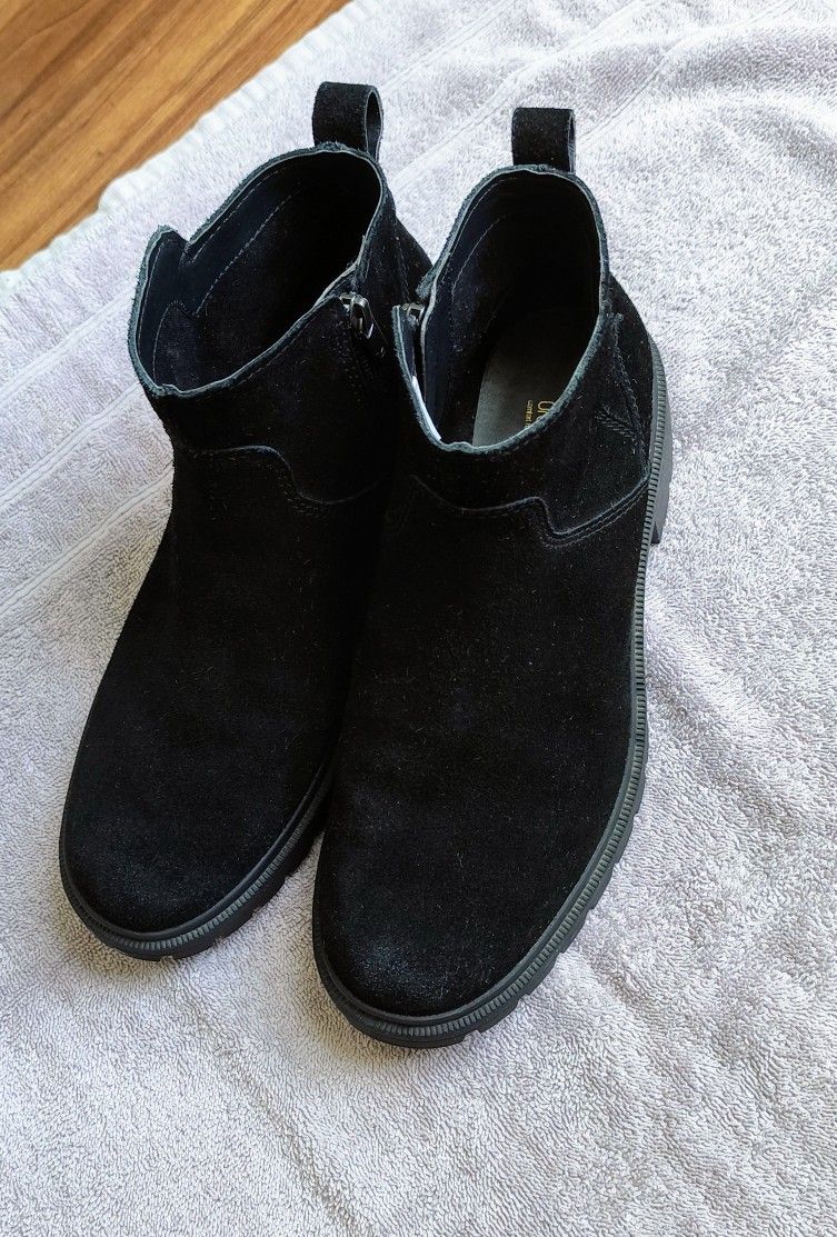 Black Suede Women's Koolaburra By UGG Boots