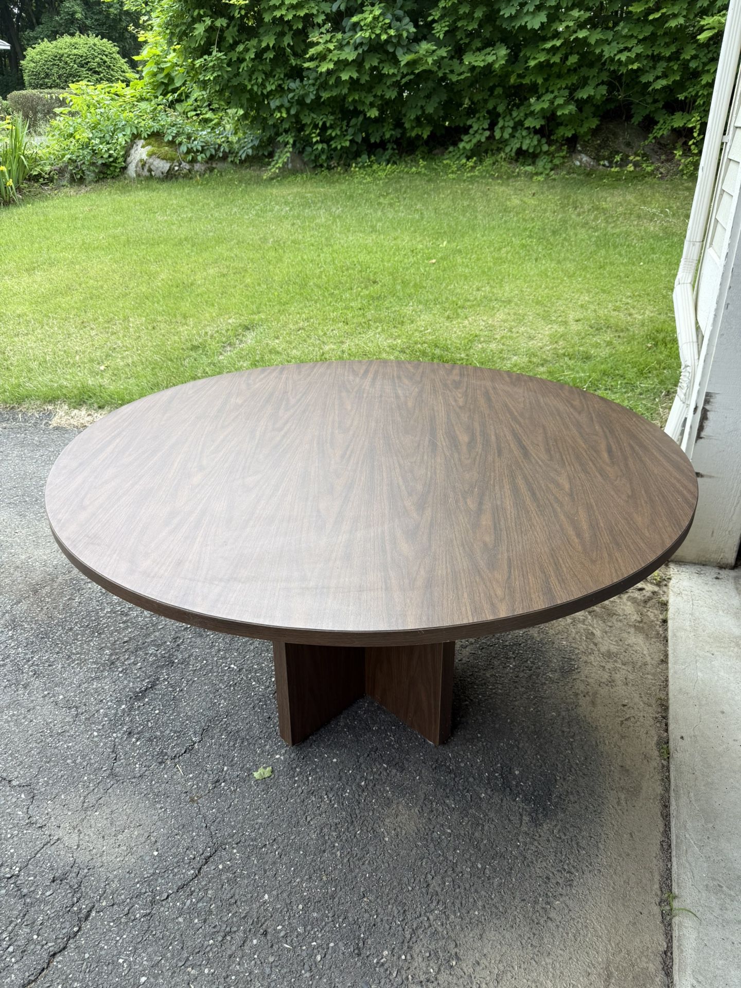 60” Round Table