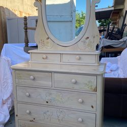 Floral Twin Bedroom Set – Cute & Complete