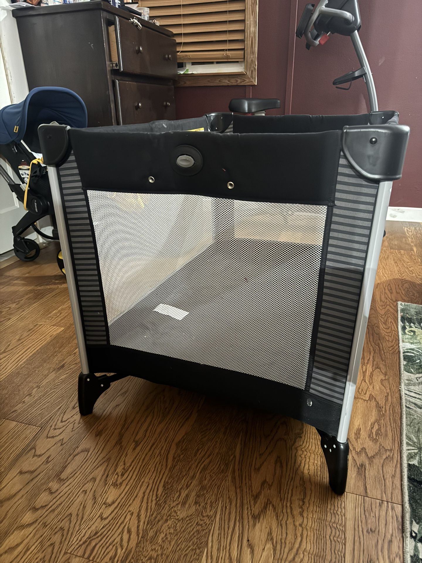 Graco Pack’n Play Portable Playard