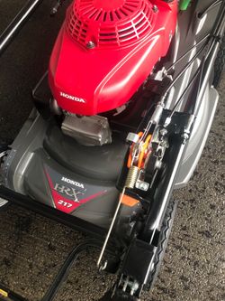 Like new Honda hrx217 Commercial lawnmower very nice