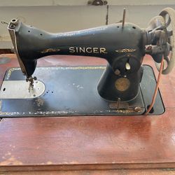 Singer Sewing Machine 