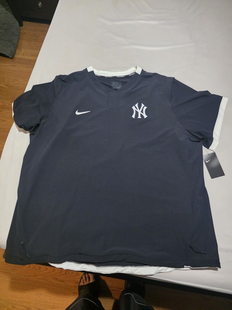 NY YANKEE SHIRT SIZE XXL