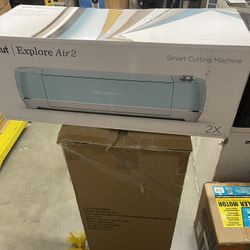 Cricut Explore Air® 2, Blue - Cutting Machine with Easy Printables™ sensor