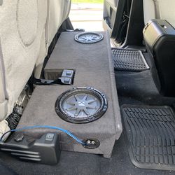 Kicker Amp and Enclosed Sub-woofer