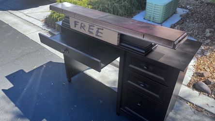 Free side walk furniture
