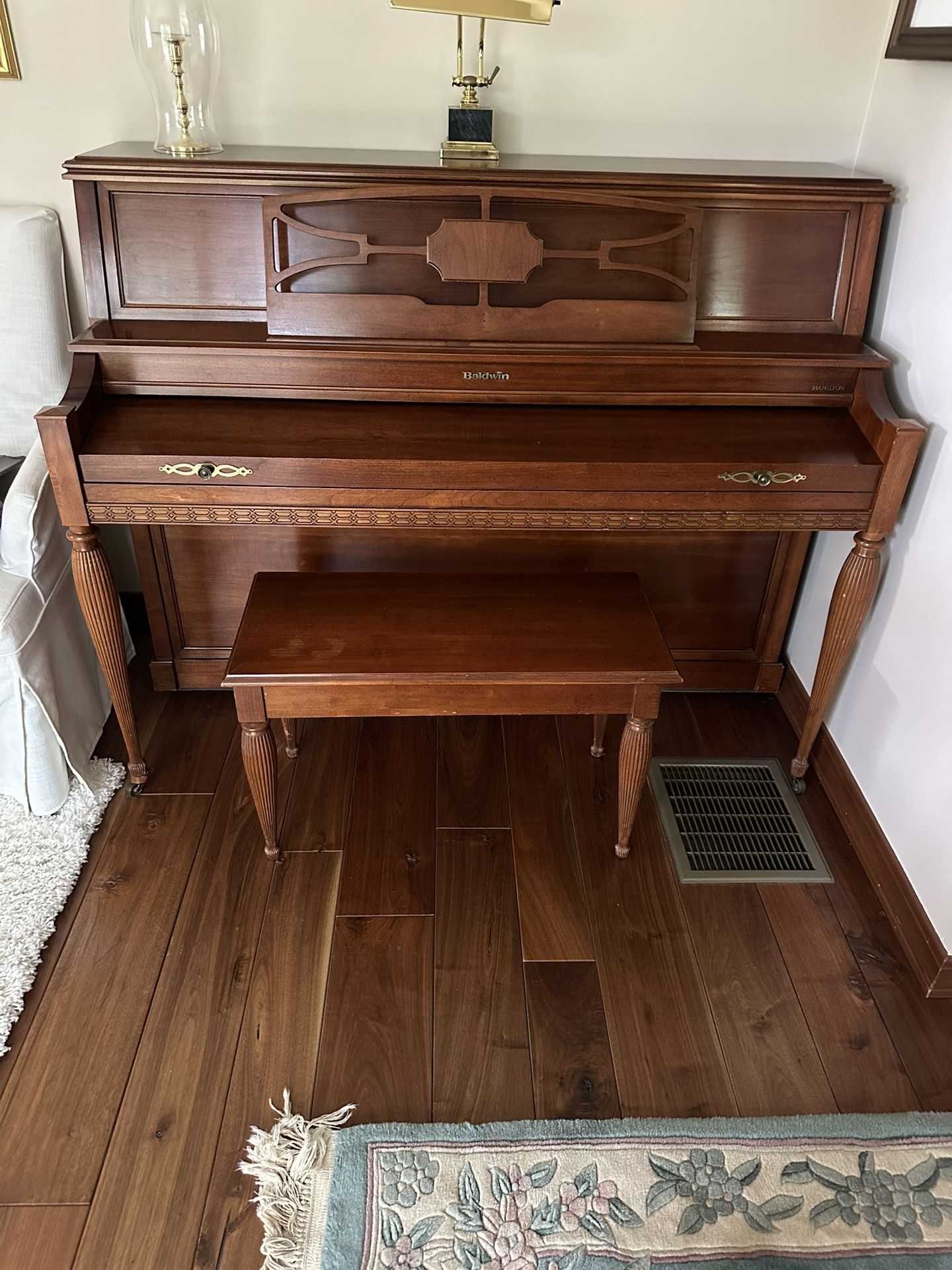 Piano Baldwin Cherry Console