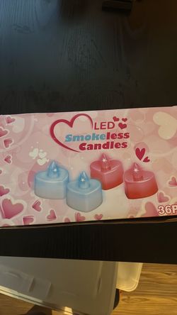 Frameless candles with rose pedals