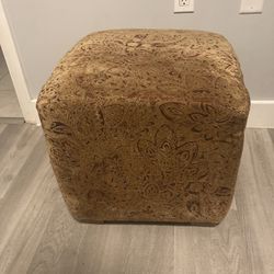 Custom Velvet Decorative Gold/Burgundy Ottoman🦋