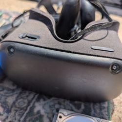 Oculus Quest 1 With Controllers 