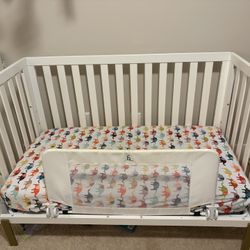 Wayfair Crib/Toddler Bed & Mattress